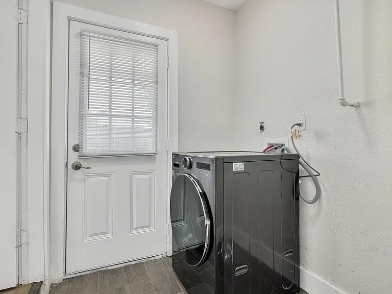 1703 Ansbury Dr — Photo 30