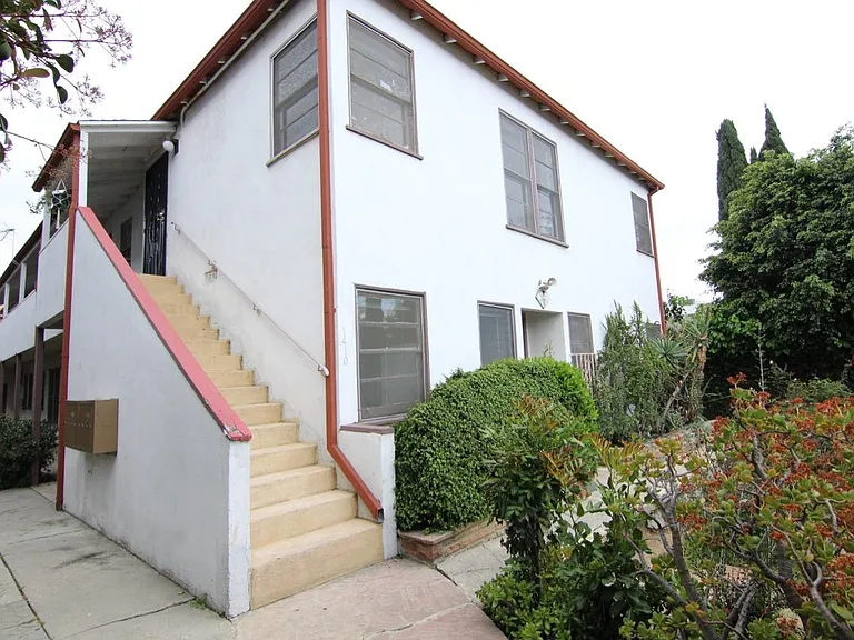 1410 N Kenmore Ave #1 — Photo 6