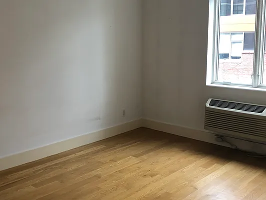 Rented by Modern Spaces | media 16