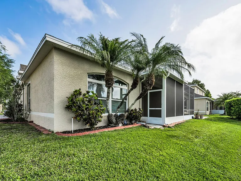 2644 Tottenham Dr — Photo 35