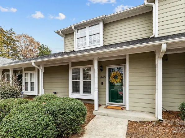 2745 Tiergarten Ln, Charlotte, NC 28210