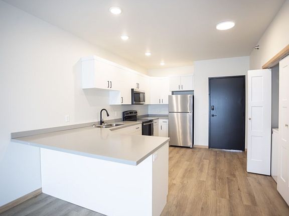 4th image of 200 N Heritage Pkwy #308