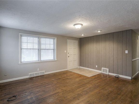 5th image of 3828 Hardy Ave
