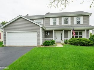 425 Shelburne Dr, Carol Stream, IL 60188