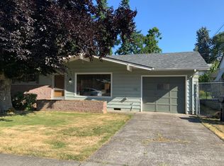 150 W Gloucester St, Gladstone, OR