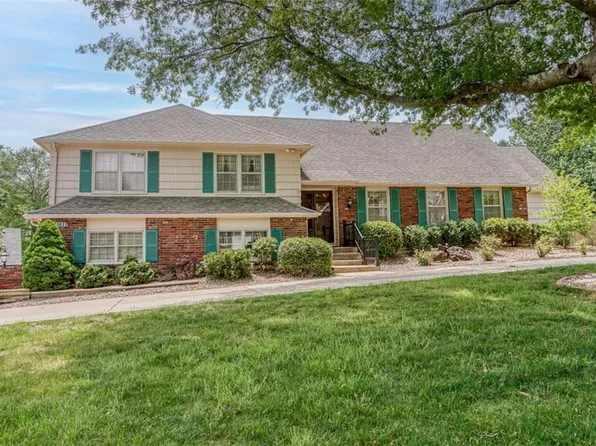 11631 W Harmony Ln, Olathe, KS 66062