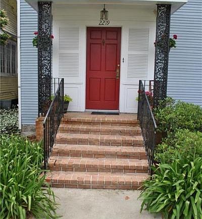 3rd image of 2219 Pine St