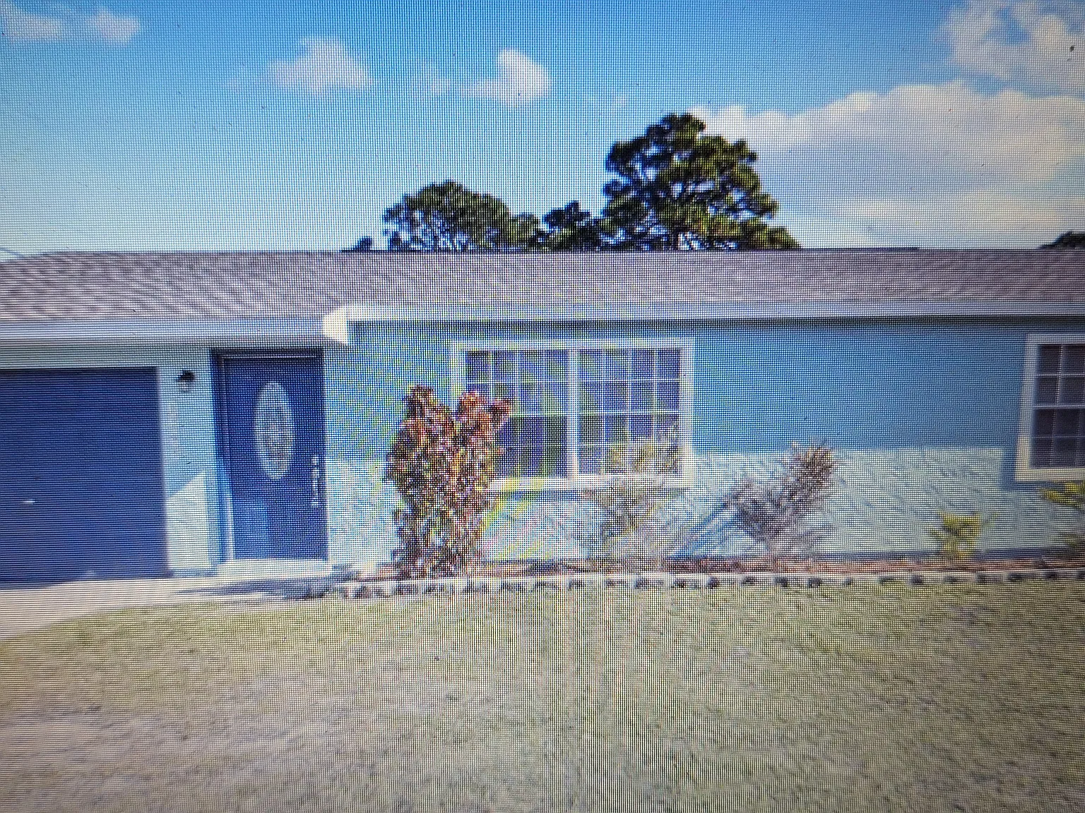 1295 Schumann Dr — Photo 3