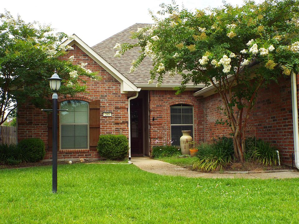 Enjoy life in this beautiful Dogwood South home.