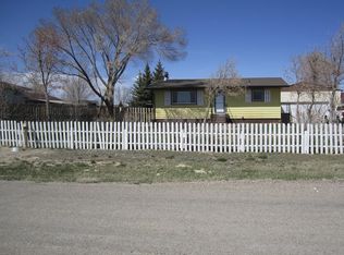 178 Washakie Dr, Rock Springs, WY 82901