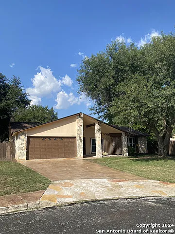 4 bed, 2.0 bath, 1936 sqft, $1,900 — Photo 1