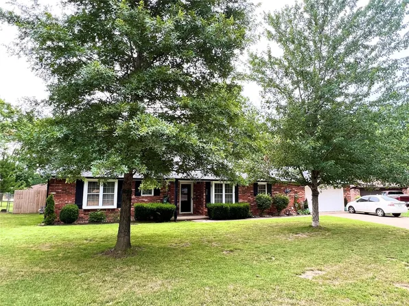 909 Woods Ct, Claremore, OK 74017