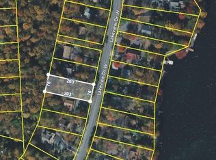 441 Lakeview Dr W, Lake Ariel, PA 18436