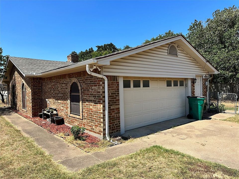 2317 E Renfro St, Burleson, TX 76028 Zillow