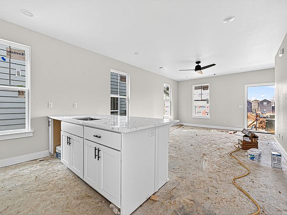 4th image of 1404 S Yampa Bnd