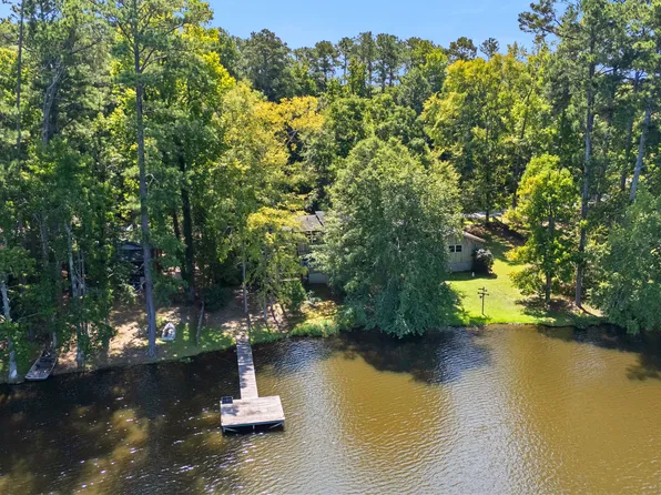 30 Peachtree Dr, Sharpsburg, GA 30277