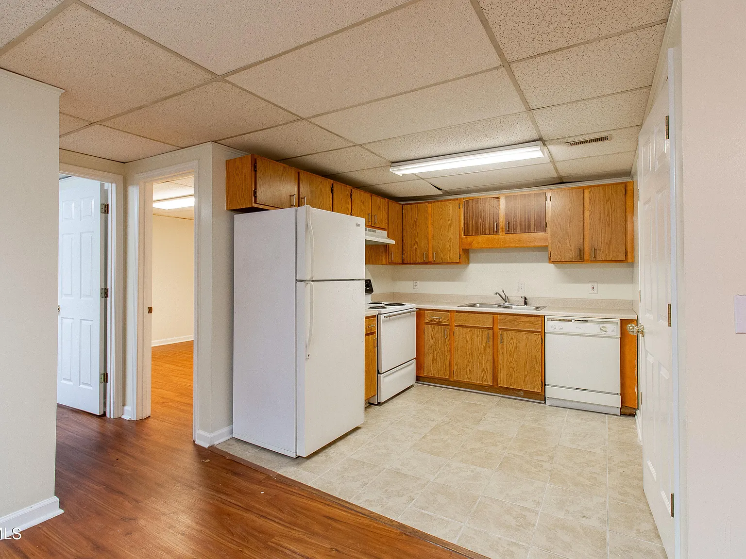 2 bed, 1.0 bath, 937 sqft, $800 — Photo 4