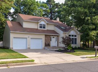 10 Ellingham Ave, Monroe Township, NJ