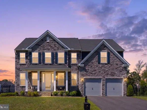 10102 Premier St, Fredericksburg, VA 22408