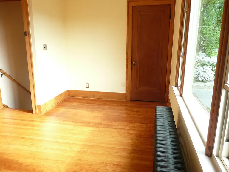 29202 Lowell St #UPPER FLAT — Photo 9