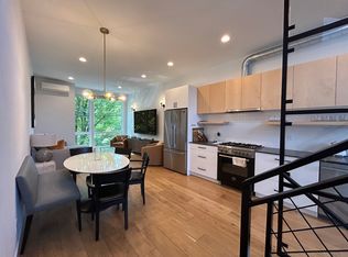 7026 Greenwood Ave N, Seattle, WA 98117