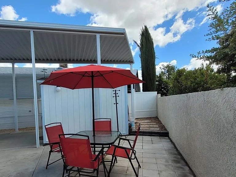 1295 S Cawston Ave #305 — Photo 12