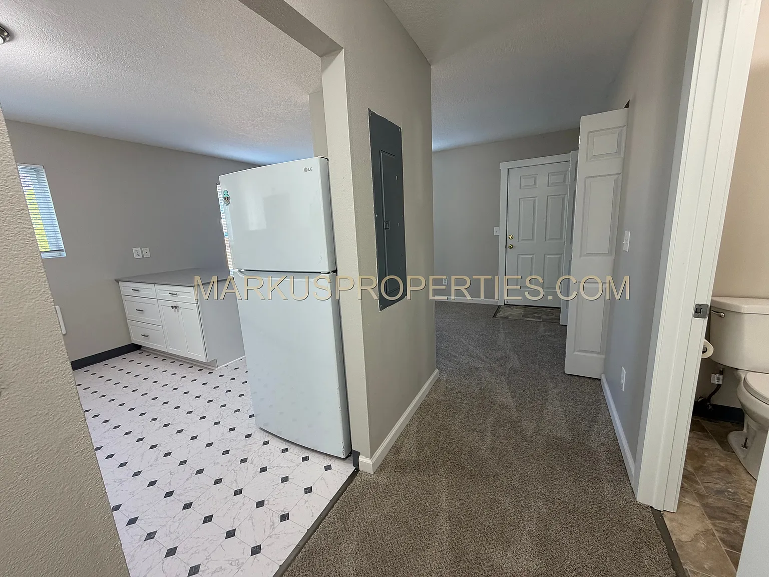 3 bed, 1.5 bath, 1300 sqft, $1,895 — Photo 4