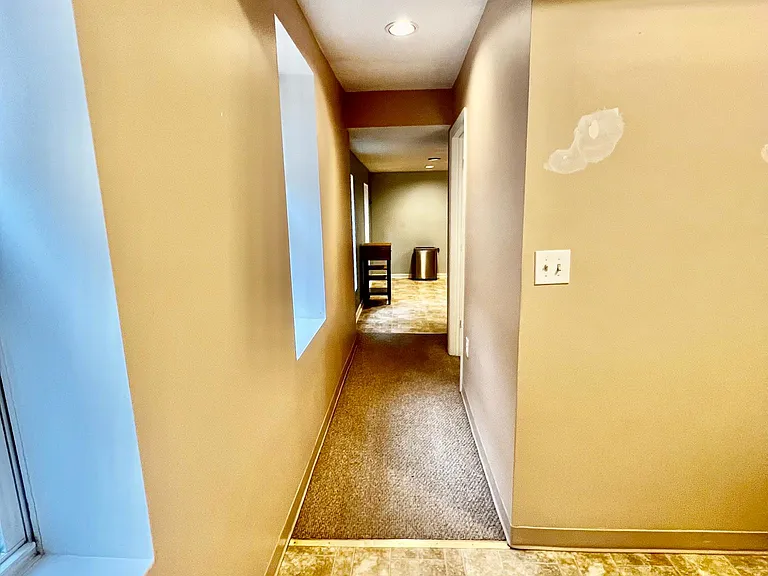 109 S Washington St — Photo 14