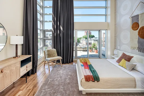 Sold by Compass | media 7