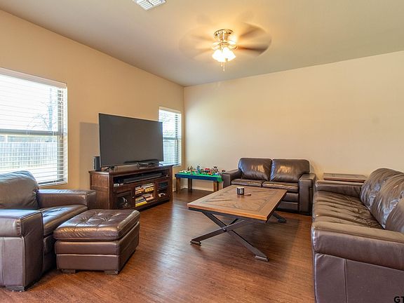 3rd image of 19401 Big Valley Dr