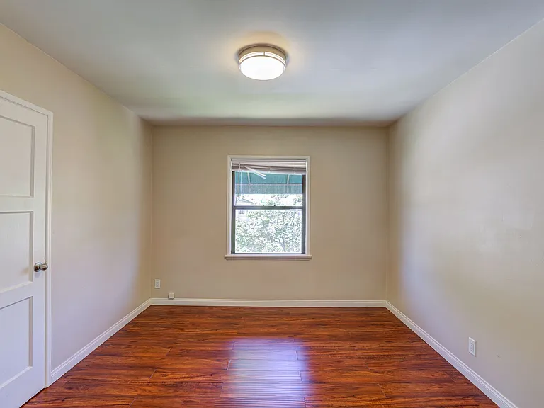 Plymouth Residences — Photo 10