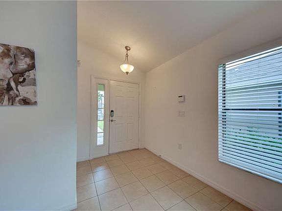 3rd image of 2215 Victoria Dr