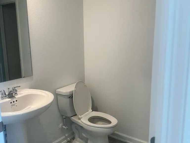 3319 Laurent Loop — Photo 4