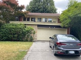31 Tournament Dr, Toronto, ON M2P 1K1