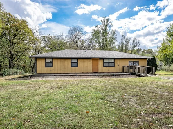 15423 W Highway 12, Gentry, AR 72734