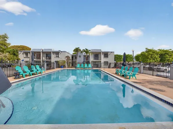 3181 SW 13th St APT 416, Miami, FL 33145