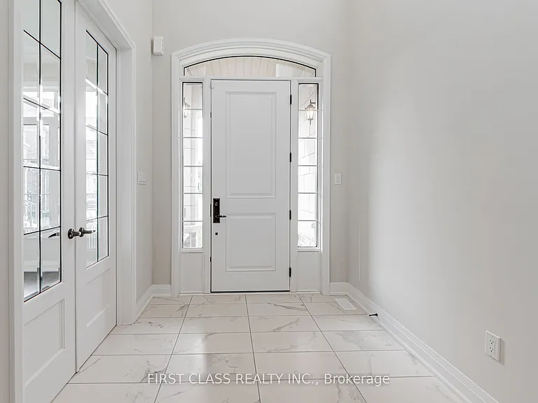 15 Kenneth Campbell Ct — Photo 4