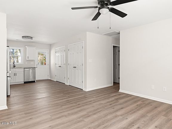 4th image of 1811 Sunset Belt