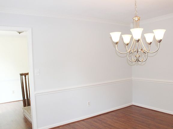 Chair Rail & Crown Molding