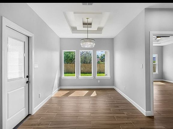 4th image of 3000 N Alyna Ave
