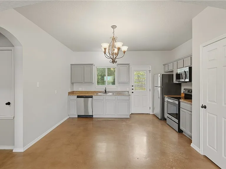 193 Rosedale Ave — Photo 8