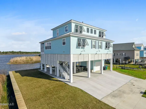 4164 Ireland St, Bay St Louis, MS 39520