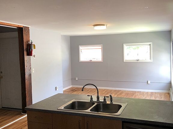 4th image of 215 Pearl St APT 1