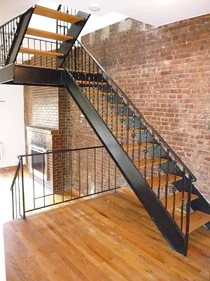 Rented by Chartwell Manhattan Realty | media 17