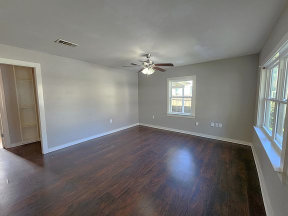 3rd image of 304 N College St W