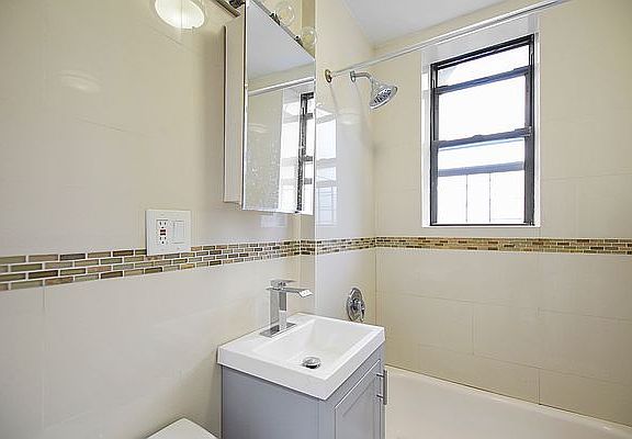 5th image of 232 W 135th St #5B