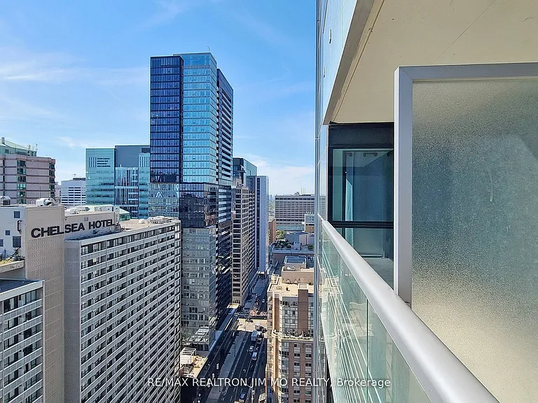 386 Yonge St #2508 — Photo 27