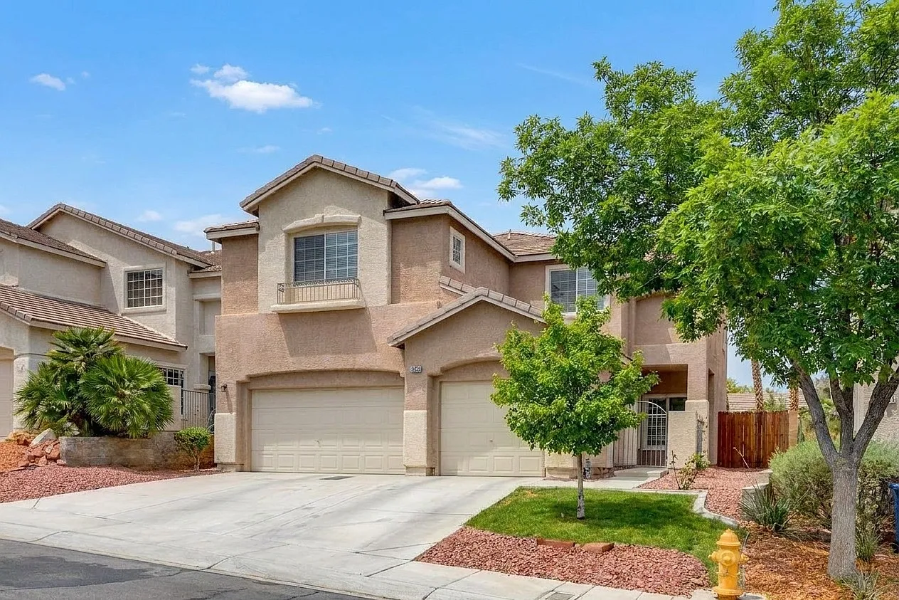 4 bed, 2391 sqft, $2,650 — Photo 1