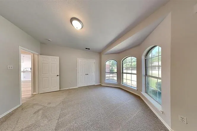 3016 Coventry Ln — Photo 12