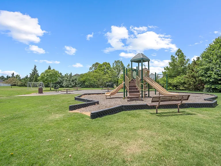 2128 Victory Gallop Ln — Photo 31